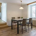 Ξενοδοχείο Portjengrat 3*